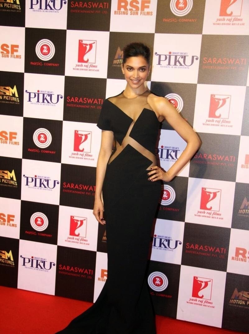 Deepika Padukone in Black Cutout Gown Photo